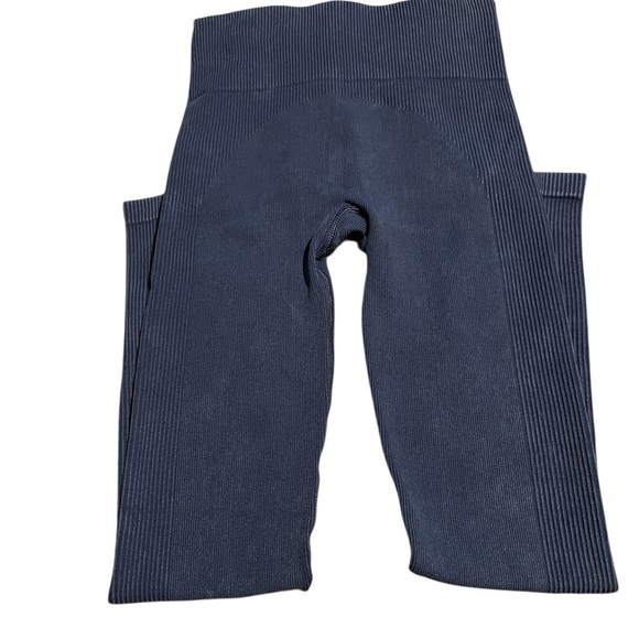 NWOT Spanx “look at me now” seamless soft leggings. Size XS. Inseam 24”. - Picture 4 of 5